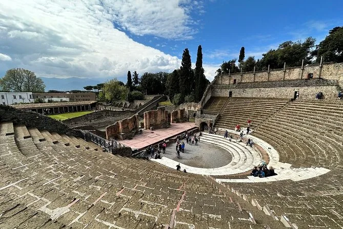 Le gradinate in pietra del Teatro Grande di Pompei