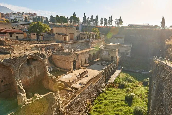 Two-storey Roman houses with roofs at Herculaneum